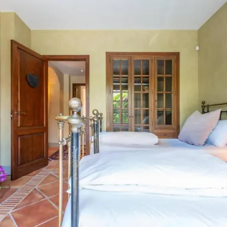 Casa Sol Encantadora Con Piscina Βίλα *