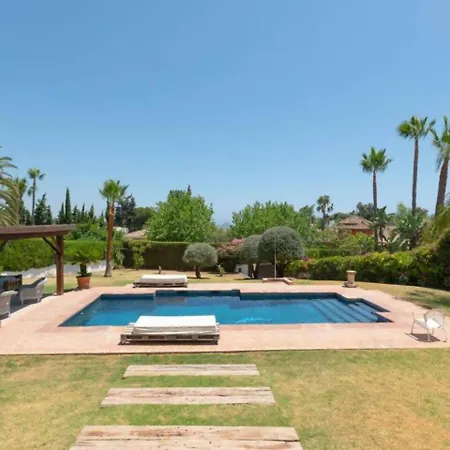 ヴィラ Casa Sol Encantadora Con Piscina マルベーリャ