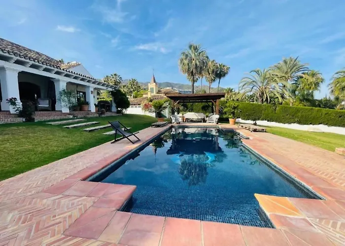 Casa Sol Encantadora Con Piscina فيلة ماربيا